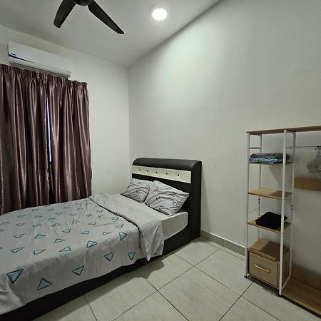 Bsp21 Family Homestay Jenjarum Exterior photo