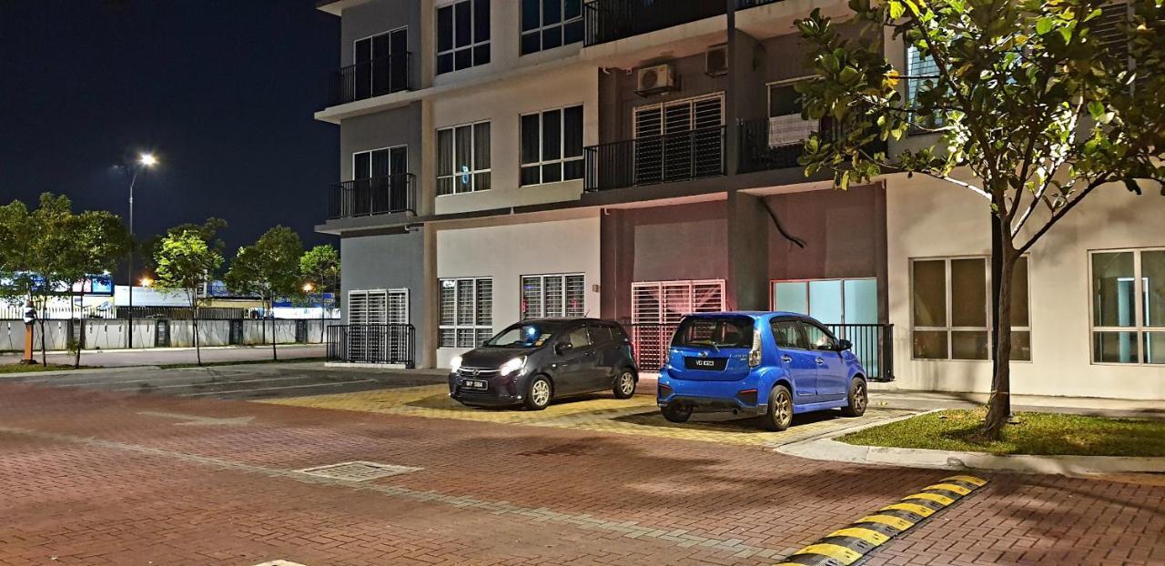 Bsp21 Family Homestay Jenjarum Exterior photo