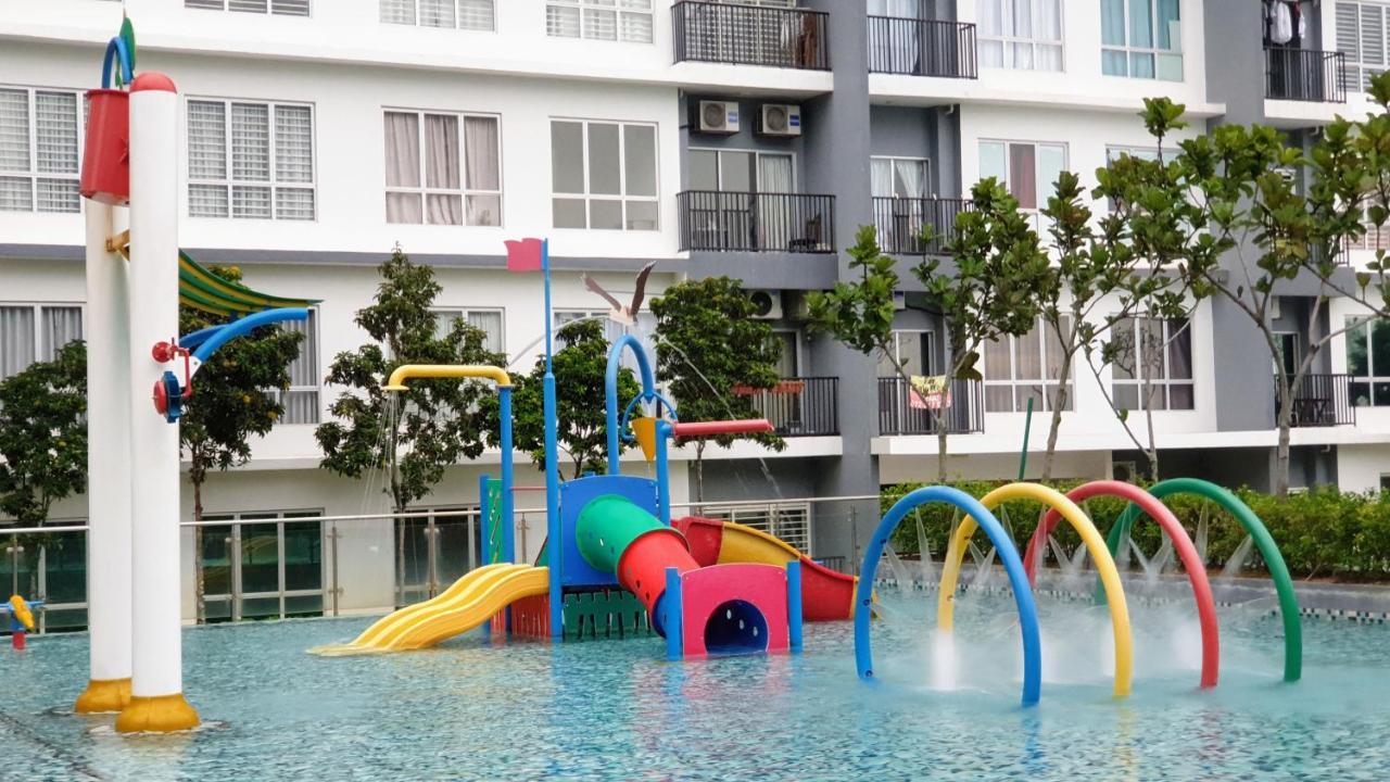 Bsp21 Family Homestay Jenjarum Exterior photo