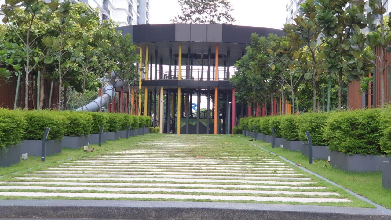 Bsp21 Family Homestay Jenjarum Exterior photo