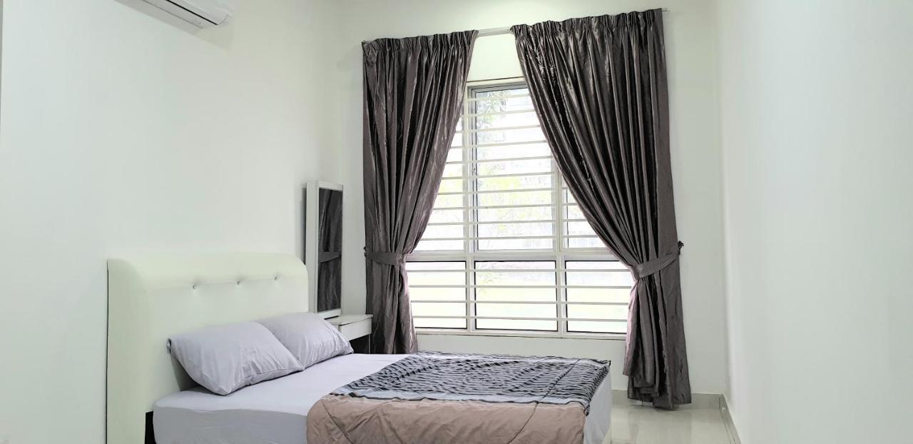 Bsp21 Family Homestay Jenjarum Exterior photo