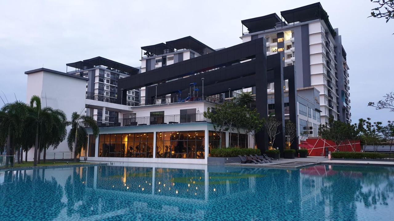 Bsp21 Family Homestay Jenjarum Exterior photo