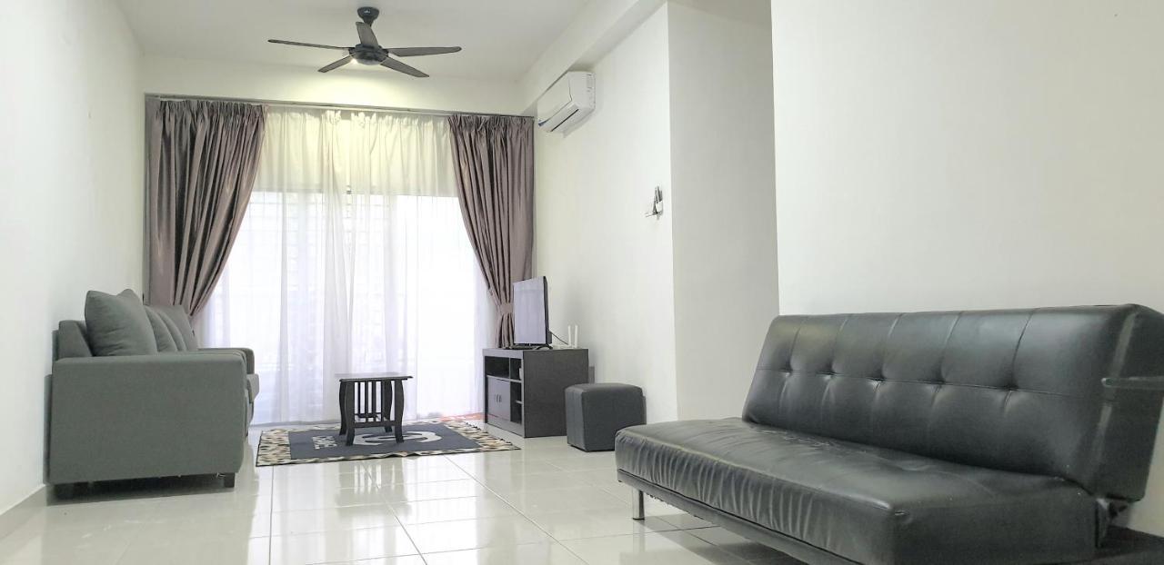 Bsp21 Family Homestay Jenjarum Exterior photo