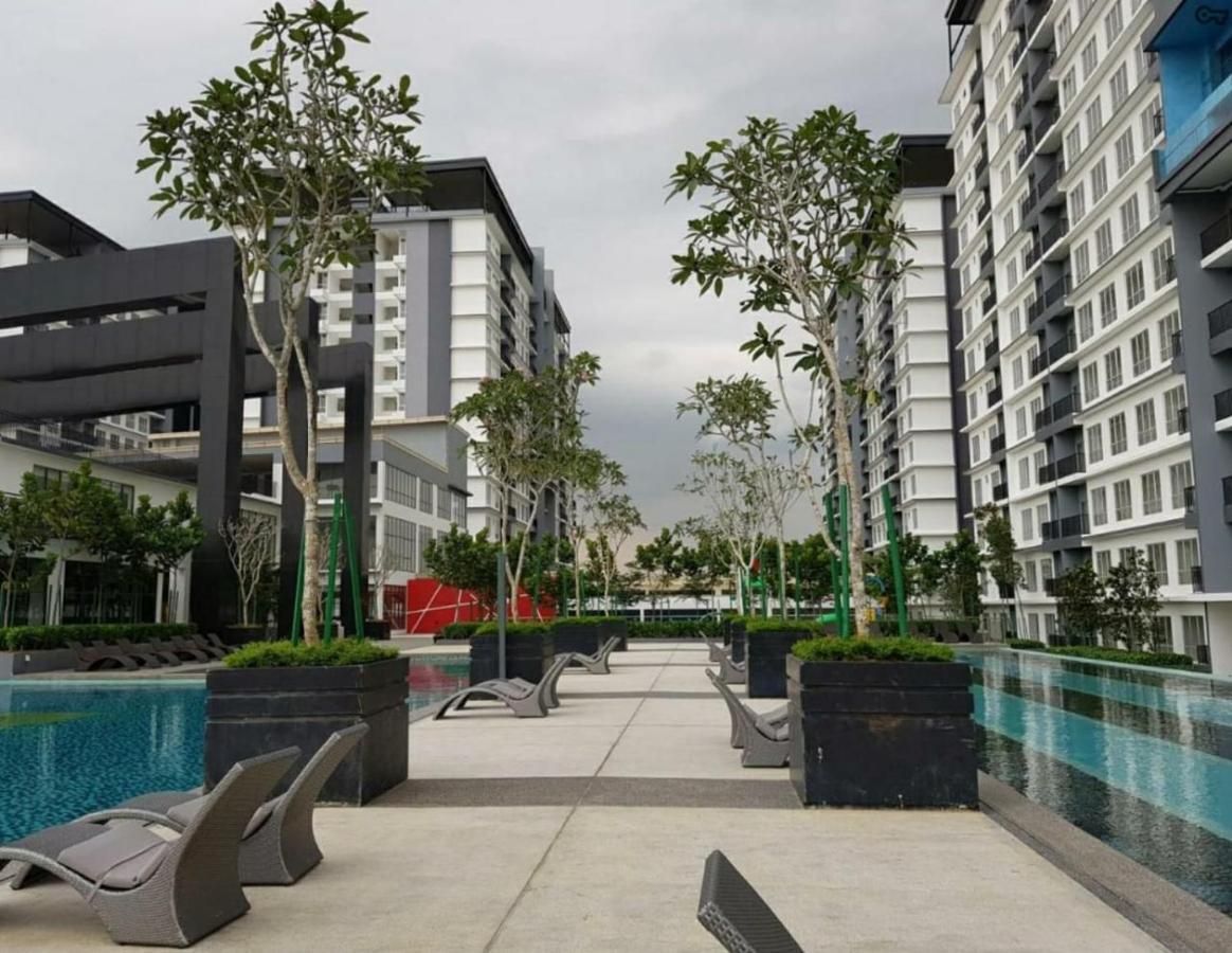 Bsp21 Family Homestay Jenjarum Exterior photo