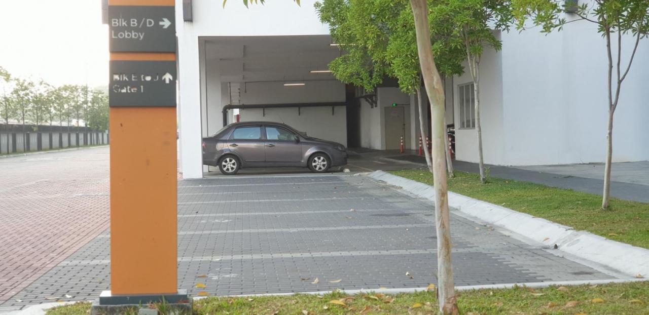Bsp21 Family Homestay Jenjarum Exterior photo